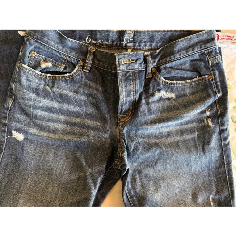 Ann Taylor Loft Boyfriend Jeans Distressed Ripped Blue Denim Button Fly Size 6 - Picture 6 of 12